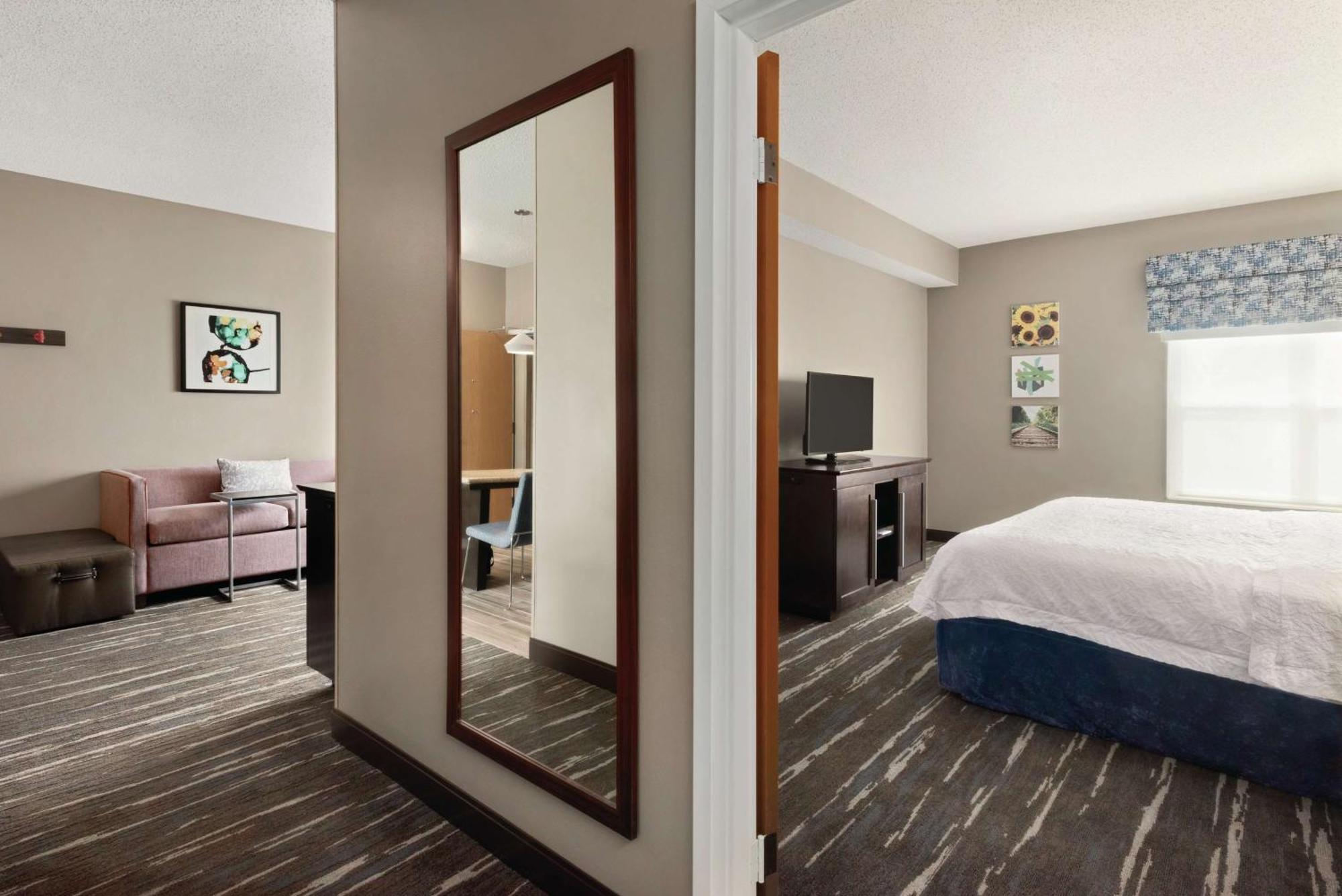 Hampton Inn & Suites Fort Wayne-North Exterior photo