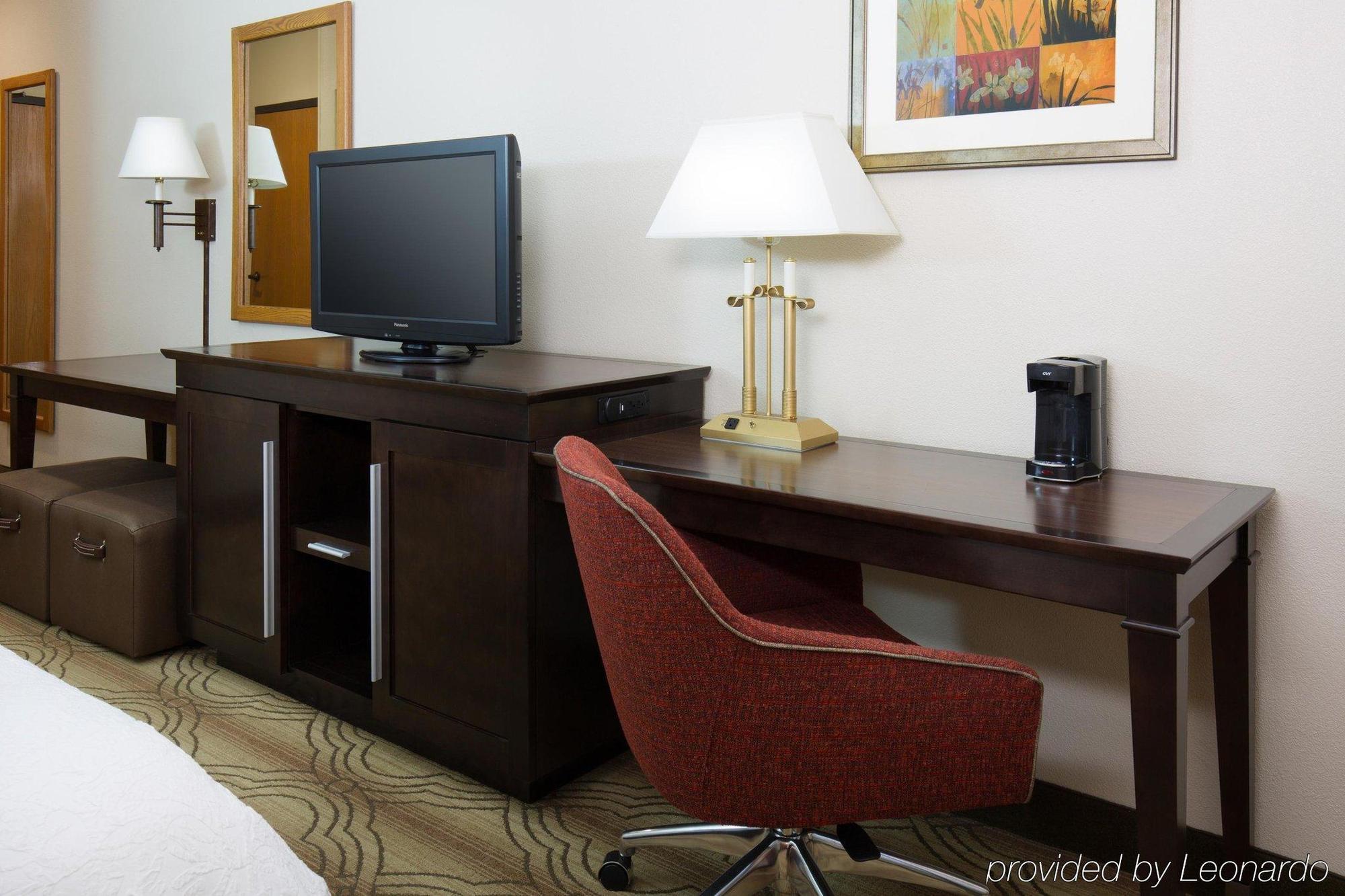 Hampton Inn & Suites Fort Wayne-North Exterior photo