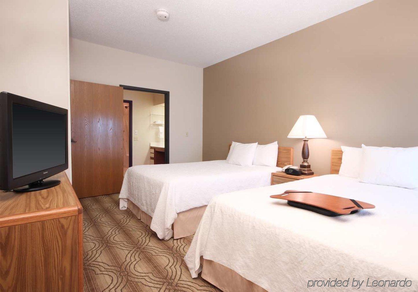 Hampton Inn & Suites Fort Wayne-North Exterior photo