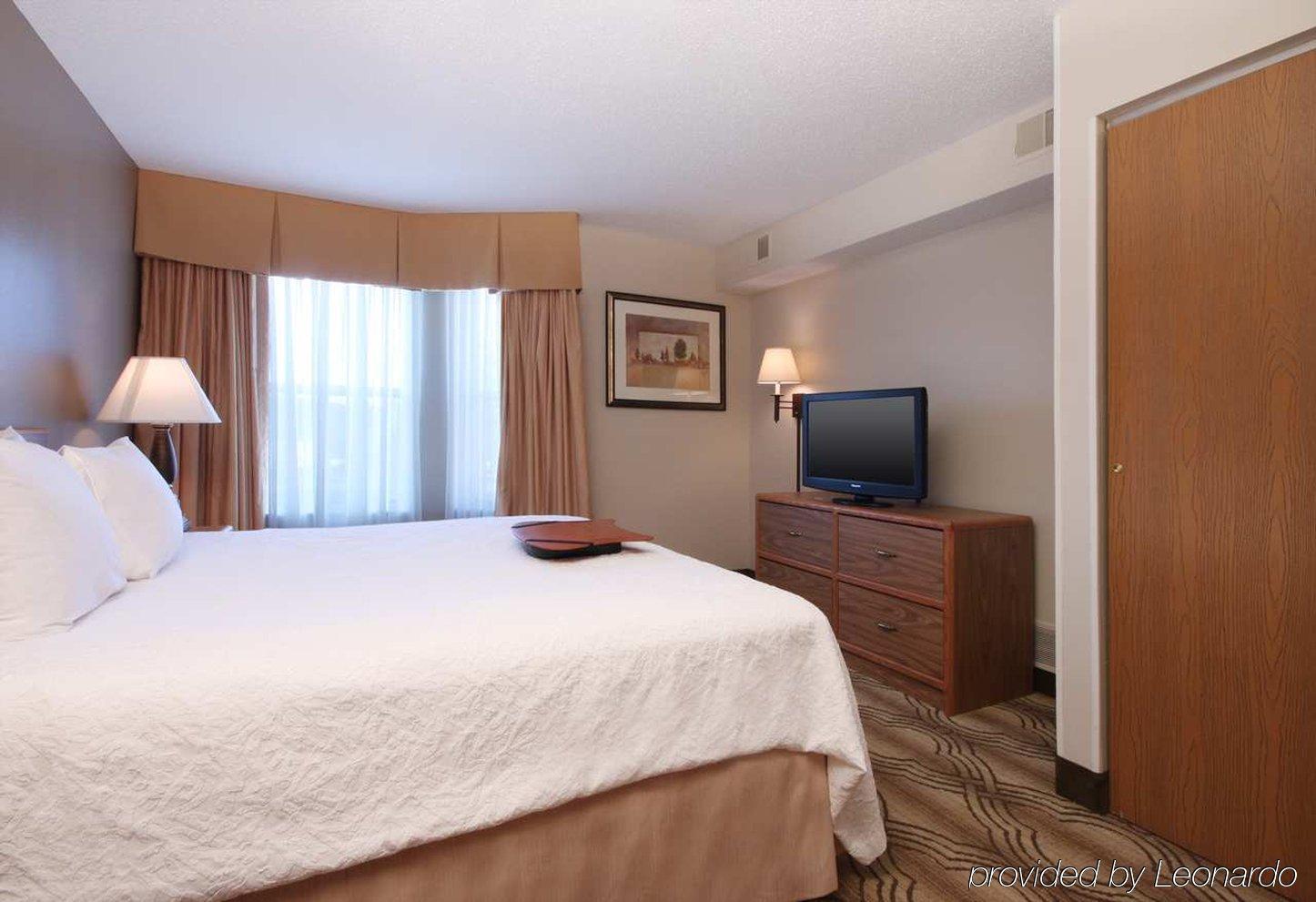Hampton Inn & Suites Fort Wayne-North Exterior photo