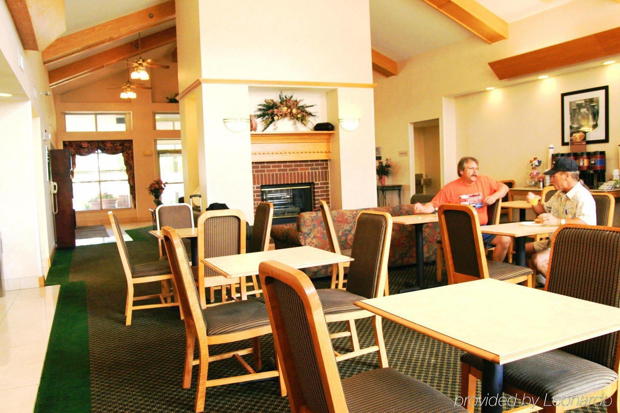 Hampton Inn & Suites Fort Wayne-North Restaurant photo