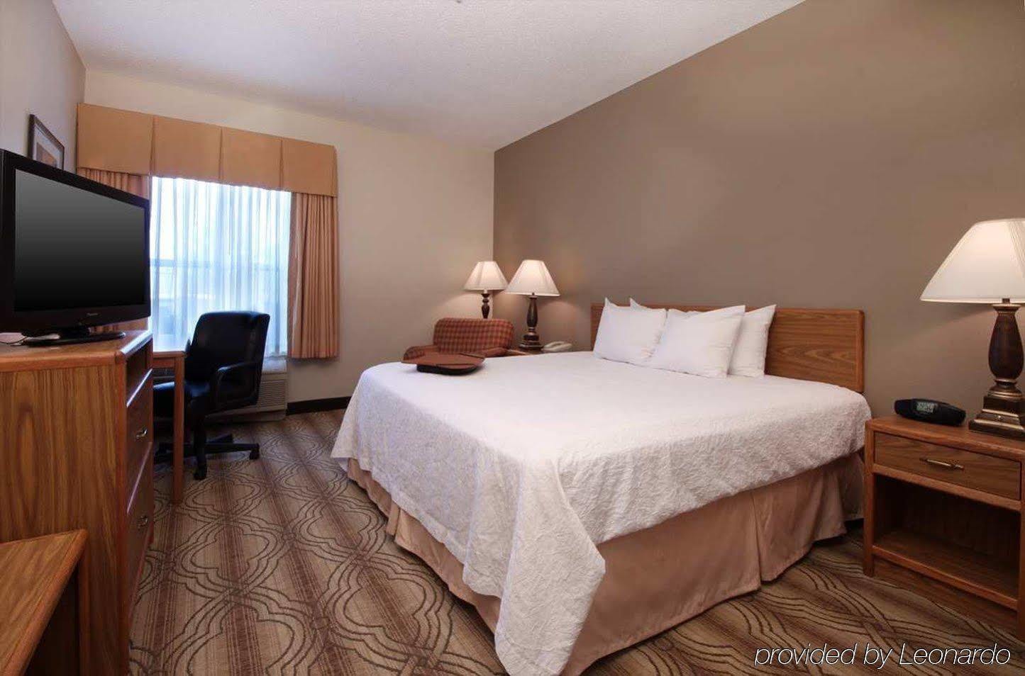 Hampton Inn & Suites Fort Wayne-North Exterior photo